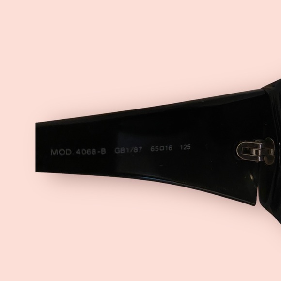 Authentic Versace sunglasses - Picture 5 of 8